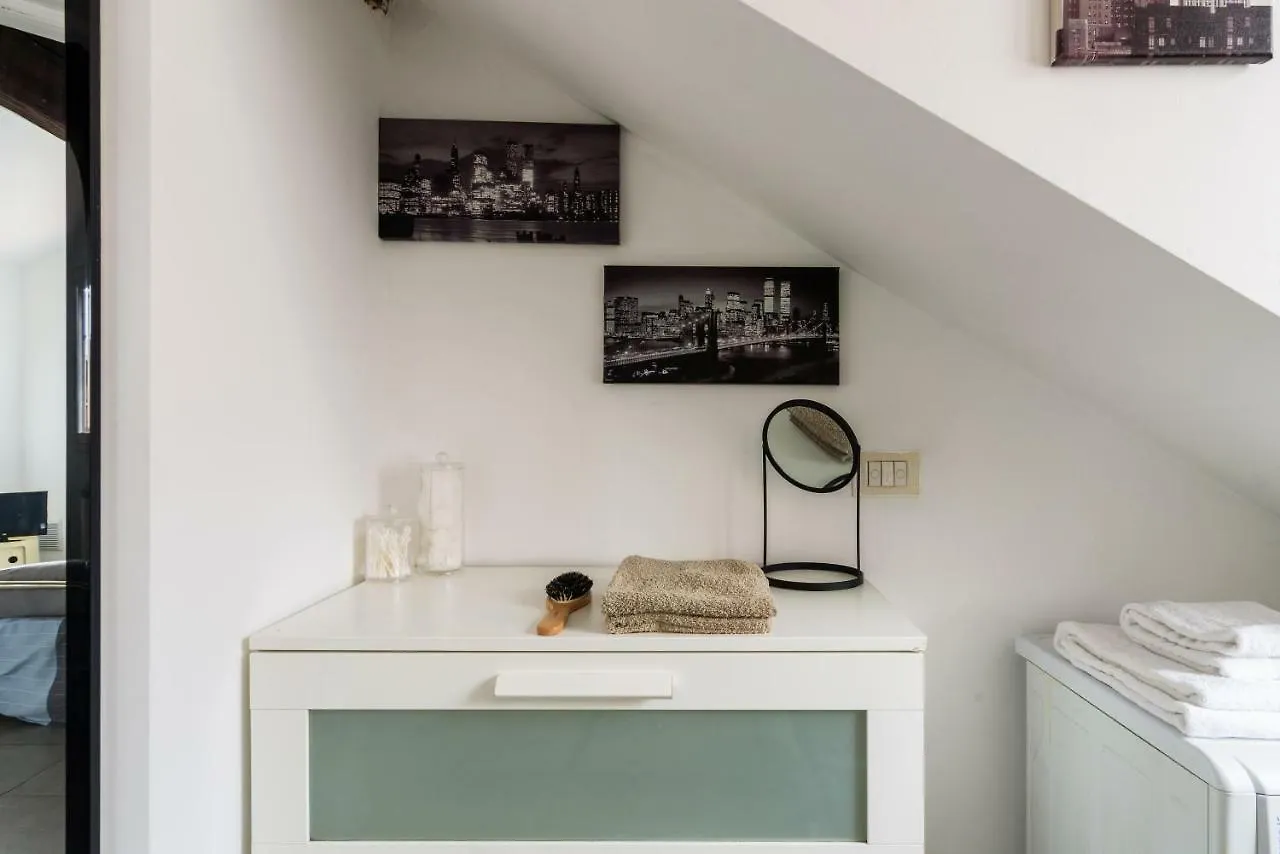 Joivy Top-Floor Studio By Vittorio Formentano Park Apartment Milan 0*,  Italy