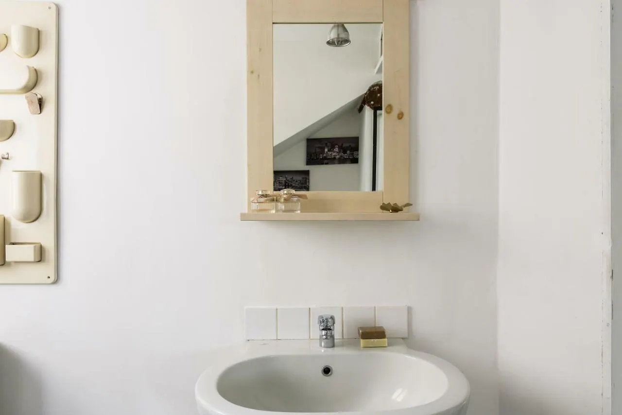 Joivy Top-Floor Studio By Vittorio Formentano Park Apartment Milan 0*,  Italy
